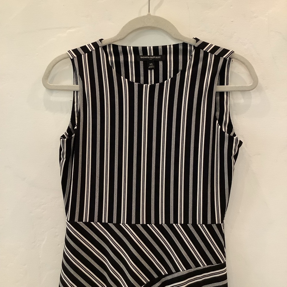 Banana republic asymmetrical dress dark navy and white stripe - Picture 4 of 7